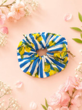 Μικρή προεπιλεγμένη φωτογραφία SCRUNCHIE ΛΑΣΤΙΧΑΚΙ ΜΑΛΛΙΩΝ ΜΠΛΕ ΡΙΓΕΣ ΜΕ ΛΕΜΟΝΙΑ
